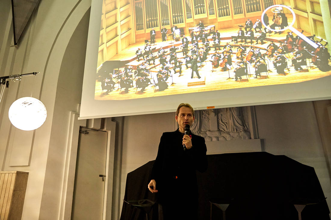 Øivind Slaatto on Louis Poulsen Patera Silver light