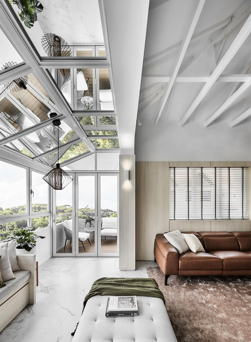 Walk-up apartment with a solarium | Lookbox Living