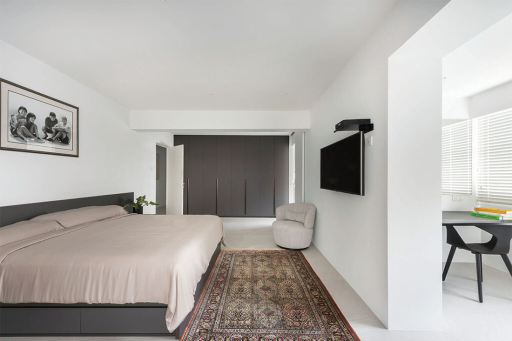 spacious apartment by Artistroom