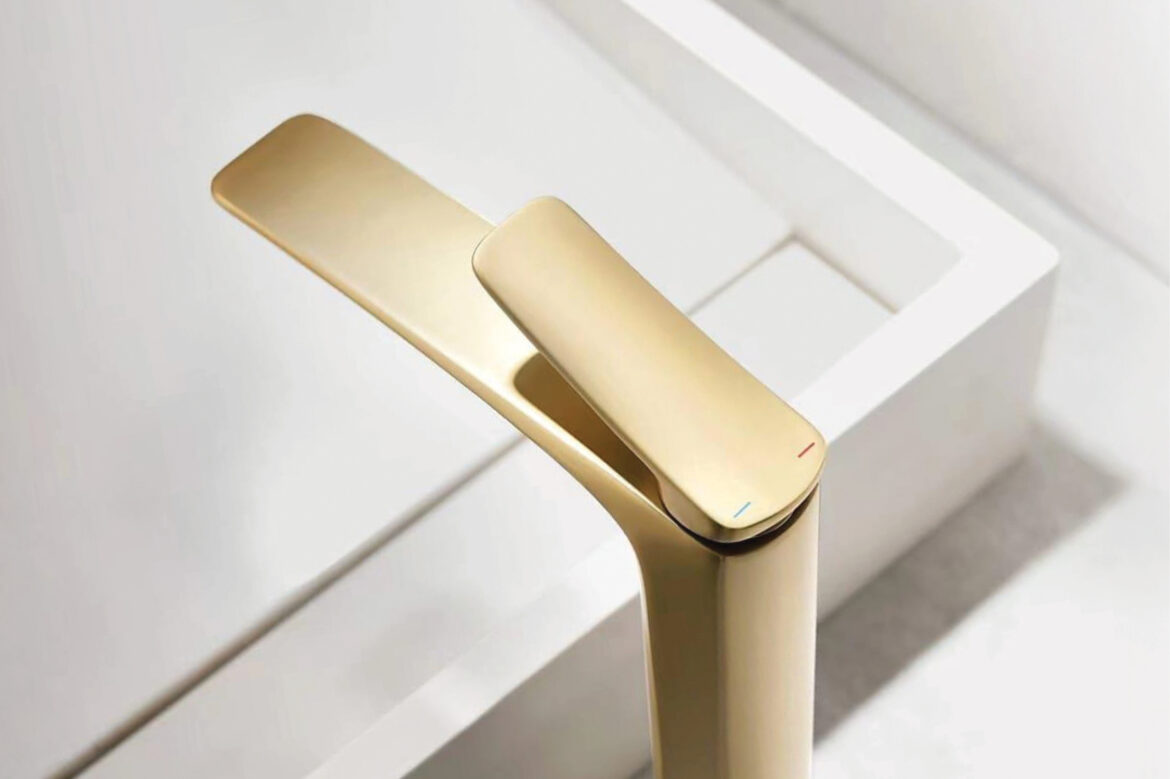 Sleek bathrooms begin with the Klopfen collection