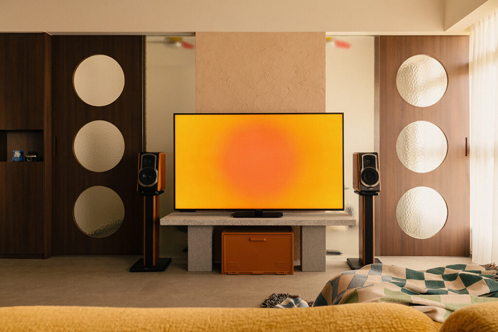 Living Room image
