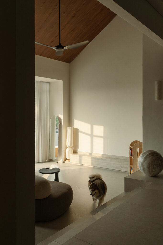 Living Room image