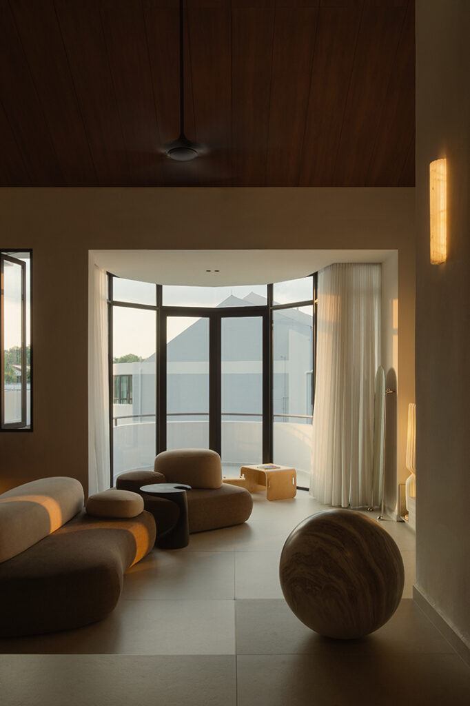 Living Room image