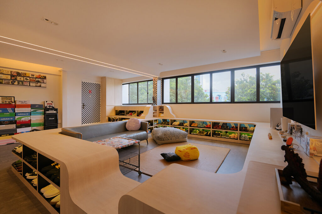 Living Room image