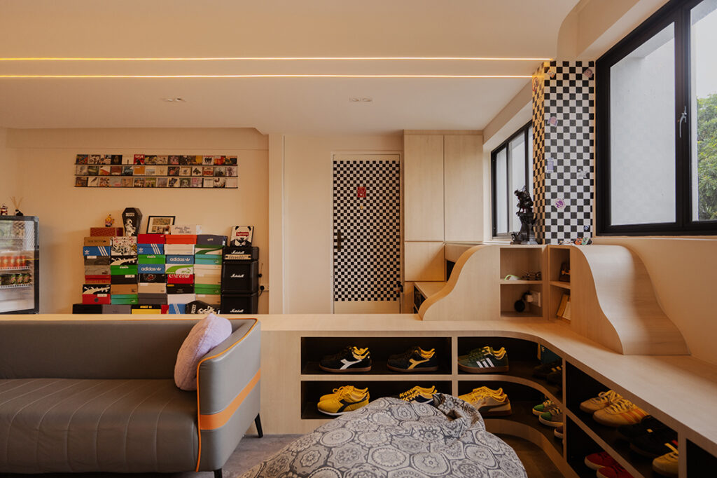 Living Room image