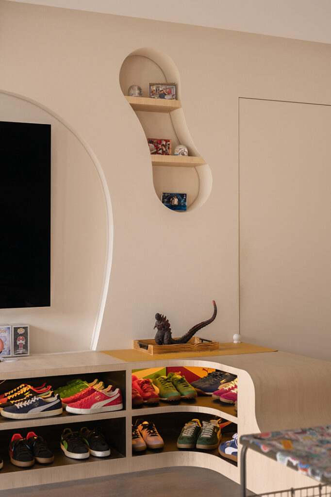 Living Room image