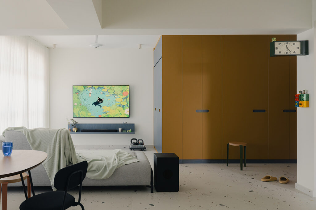 Living Room image
