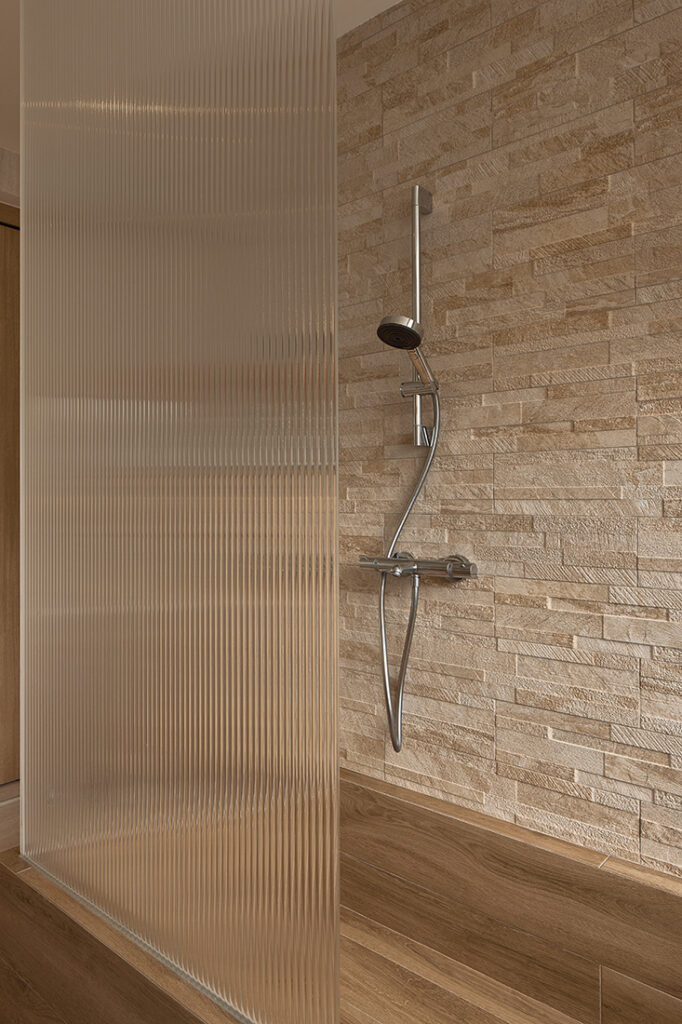 Bathroom image