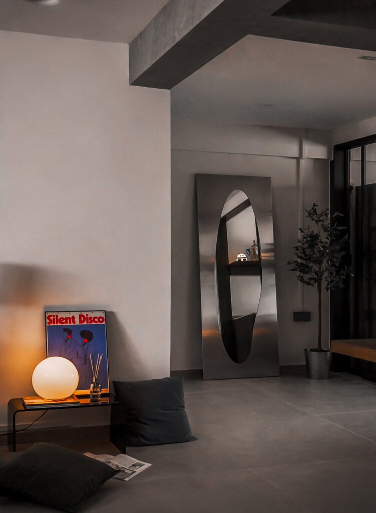 Living Room image