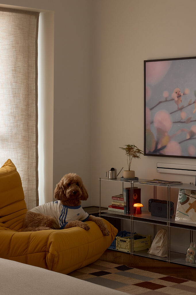 Living Room image