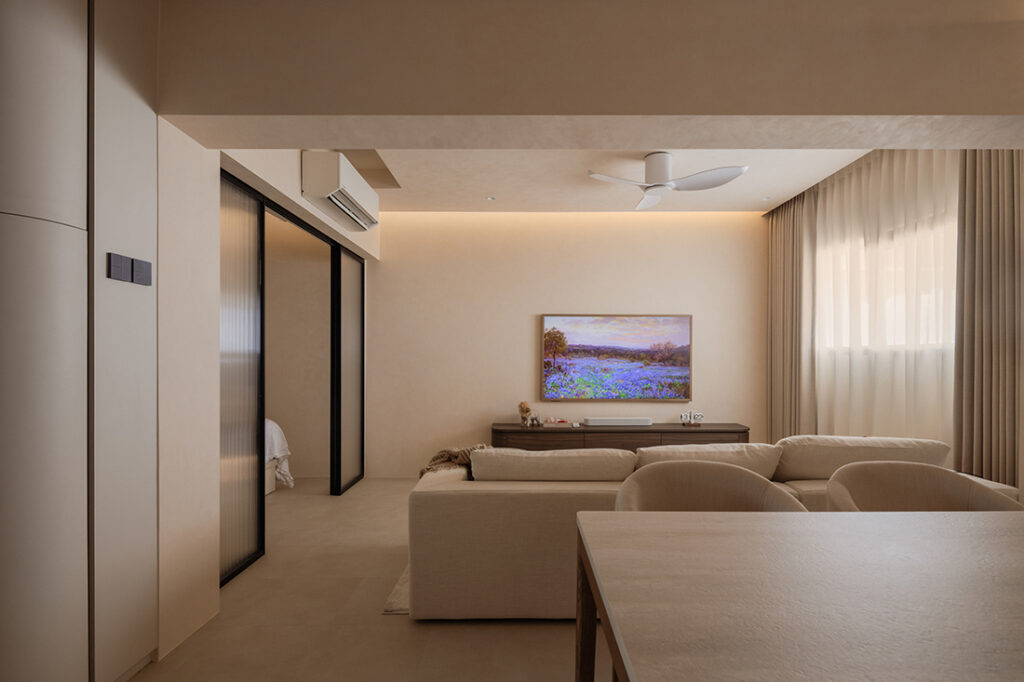 Living Room image