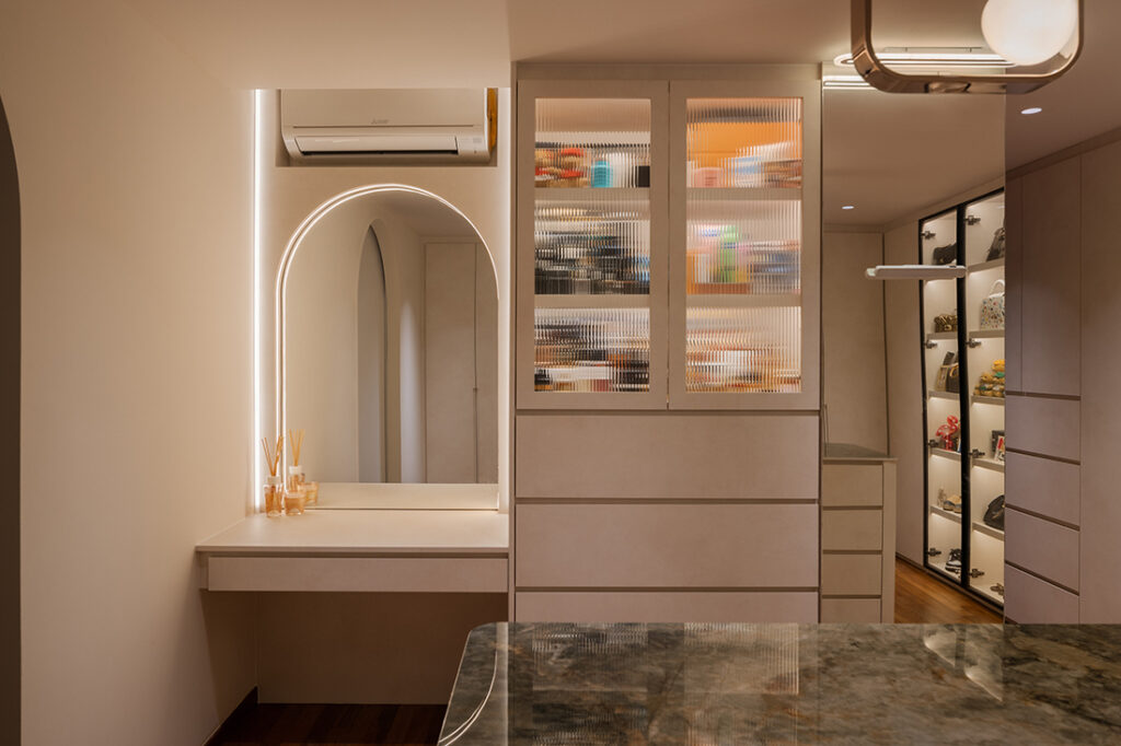 Walk-in Wardrobe image
