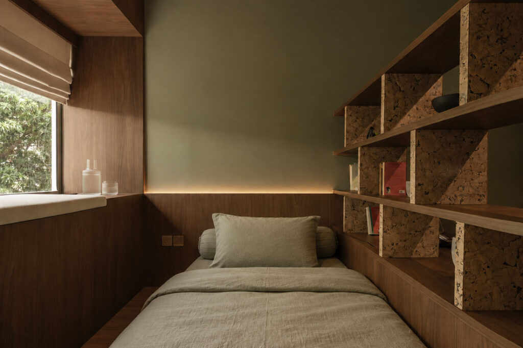 Bedroom image