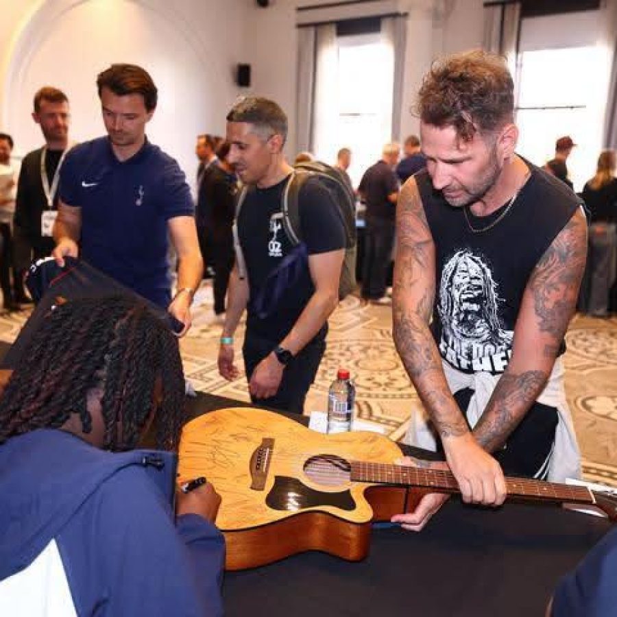 Two incredible pieces of Spurs history up for auction! - Asset
