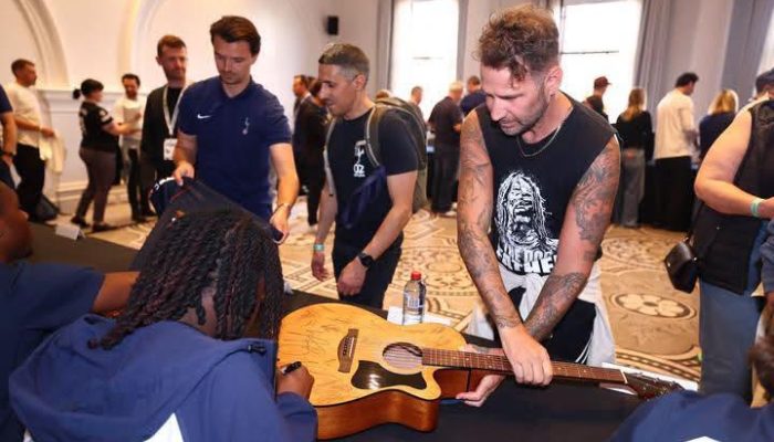 Two incredible pieces of Spurs history up for auction! - Asset