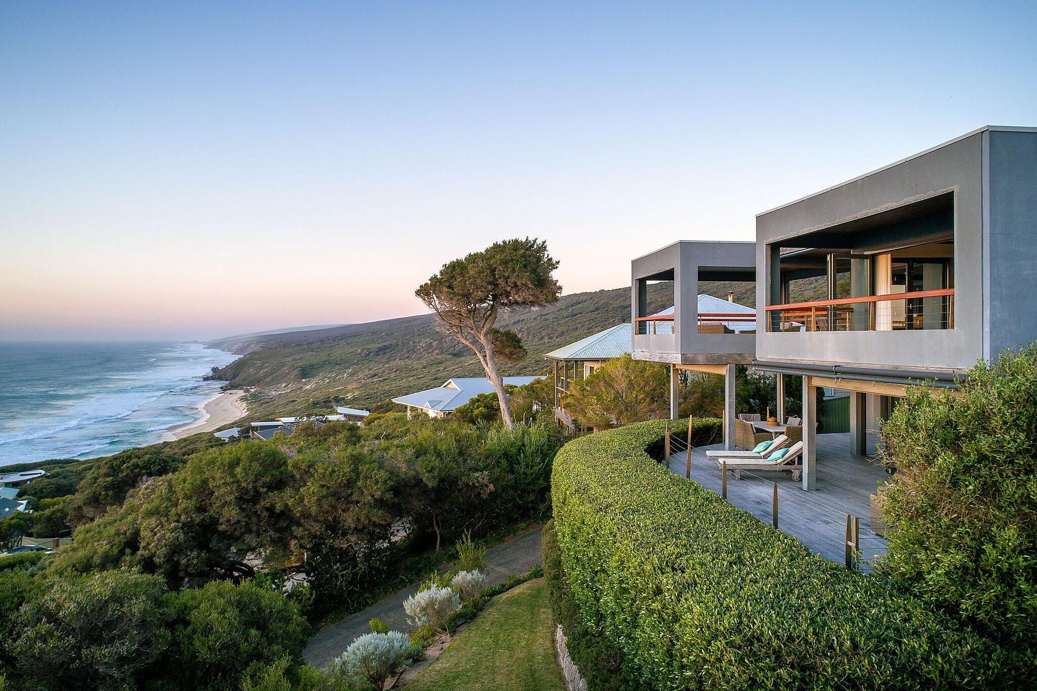 THE LOOKOUT Yallingup