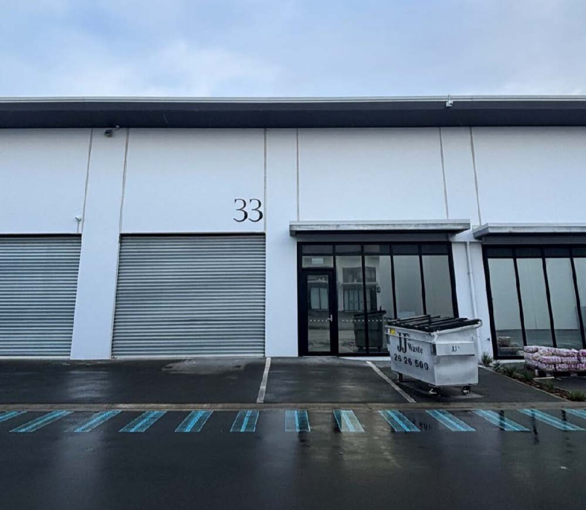 Wiri  147m² Industrial Unit with Excellent Connectivity