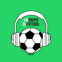 UM GRUPO DE FUTEBOL cover