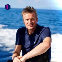 Dwars door de Middellandse Zee - unieke verhalen uit het reisdagboek van Arnout Hauben cover