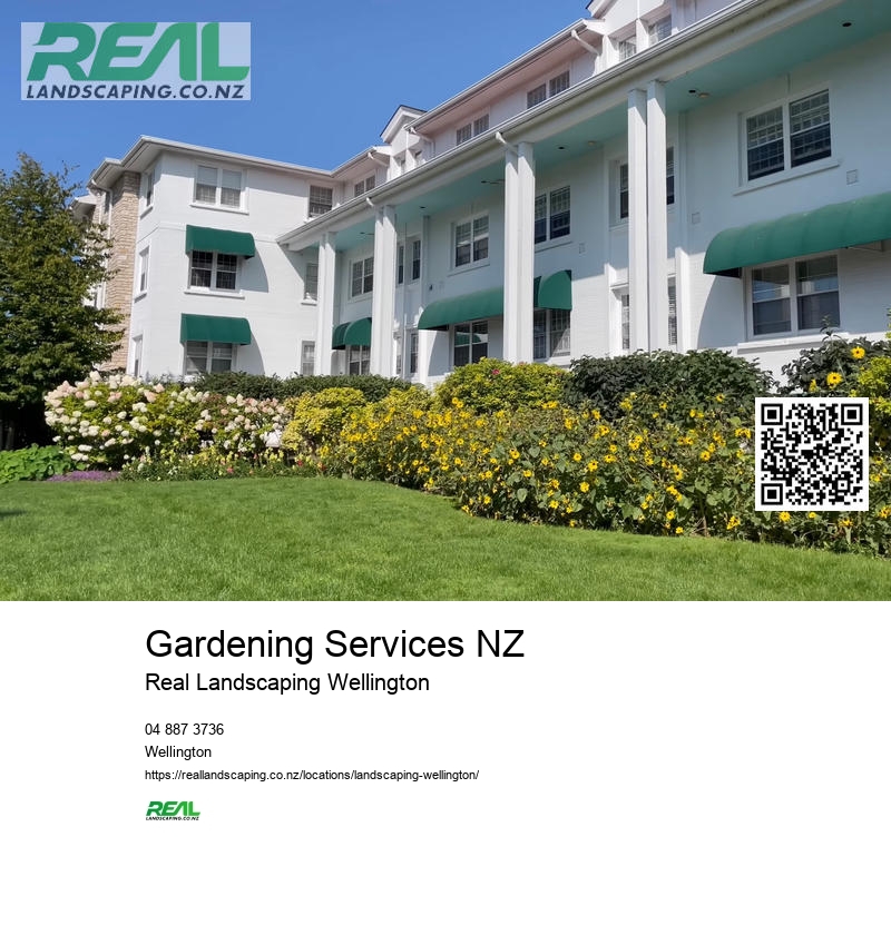 Wellington Garden Mulch Installation