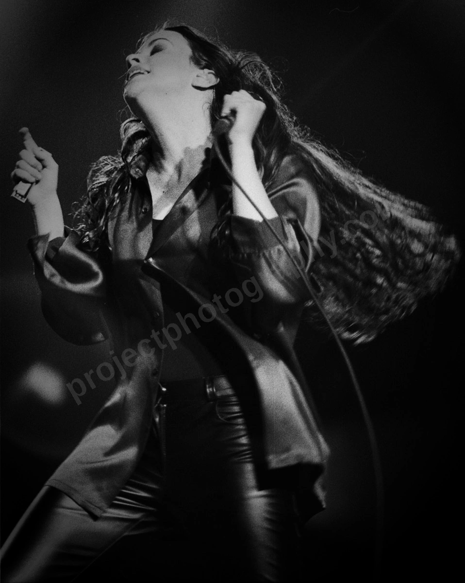 1_Alanis _Morissette_1478_wyliepic_ April_1995_00_.jpg
