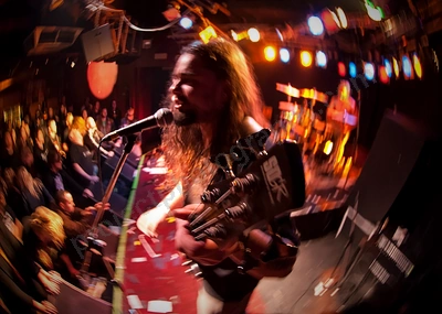 1_Ill_vision_crowd_amp_wyliepic_9_07_00.png