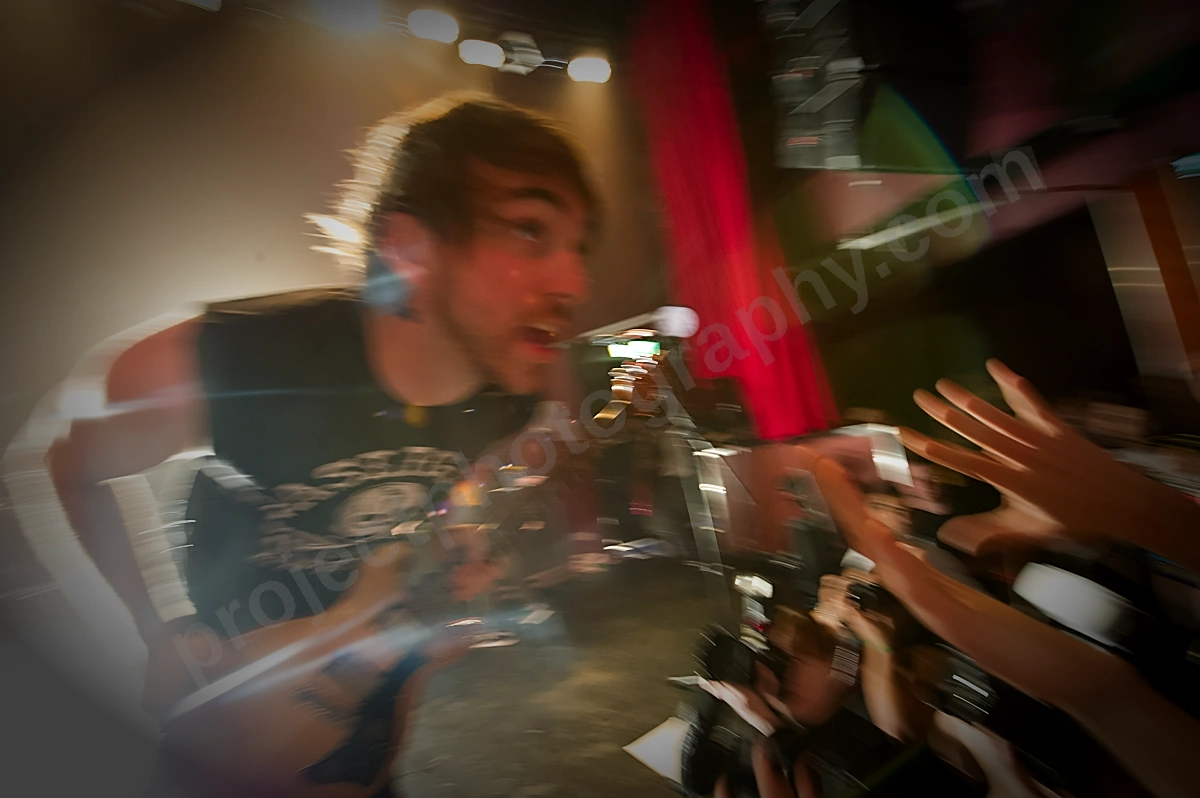 1_all_time_low_crowd_capital_wyliepic_9_11_00.png