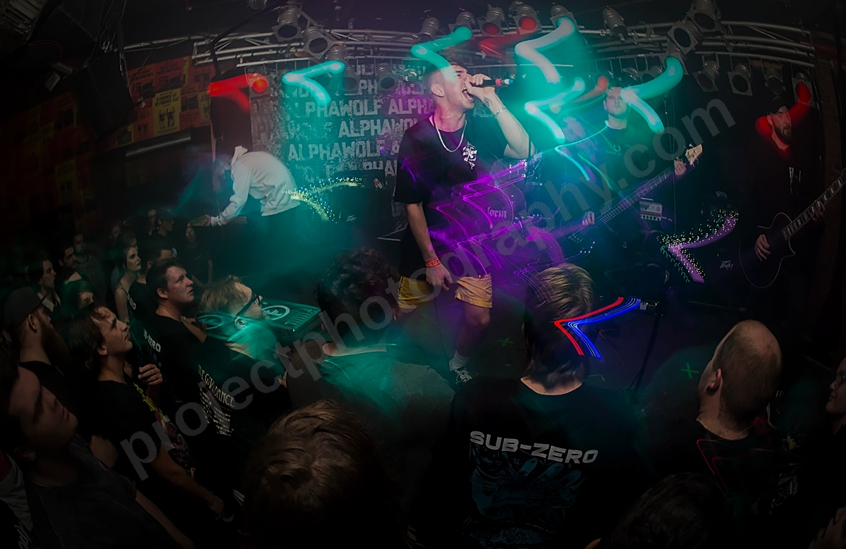 1_alpha_wolf_crowd_amp_wyliepic_20_7_19_.png