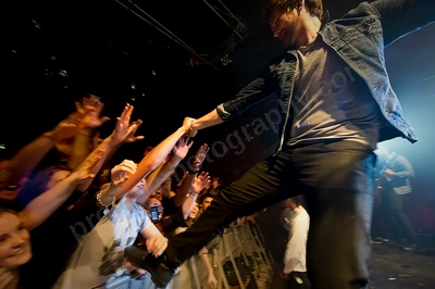 1_anberlin_crowd_capital_wyliepic_8_11_00.png