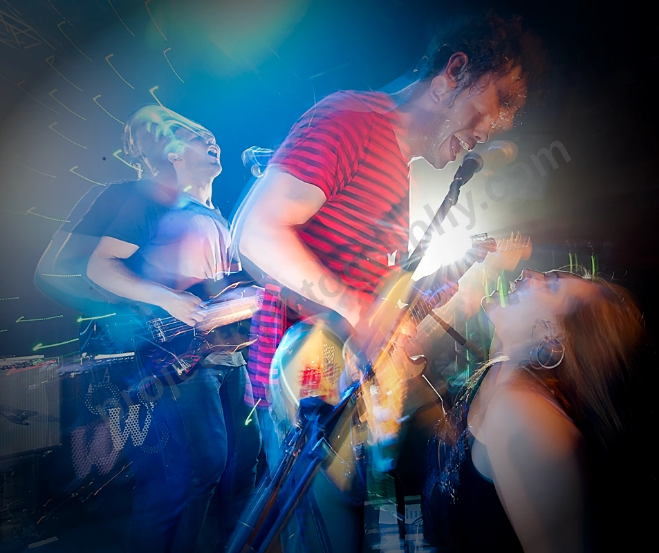 1_arts_martial_crowd_wf_bar_120_wyliepic_2_12_00.png
