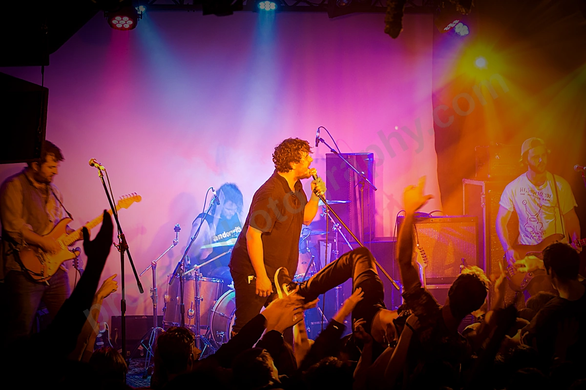 1_bad_dreems_crowd_badlands_wyliepic_6_17_28.png