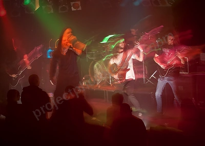 1_beffalen_crowd_amp_wf_wyliepic_8_12_00.png