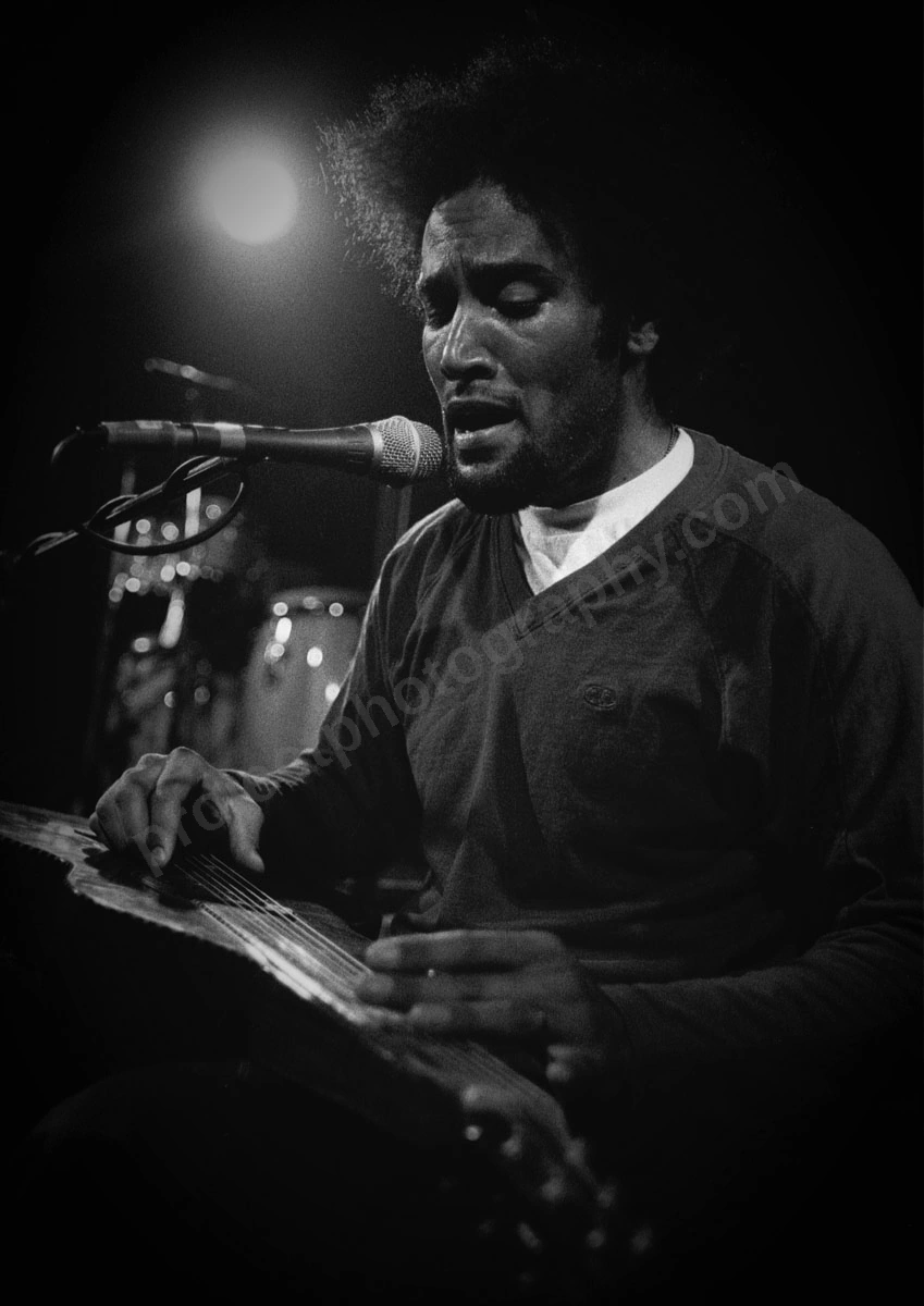 1_ben_harper_1693_wyliepic_00.jpg