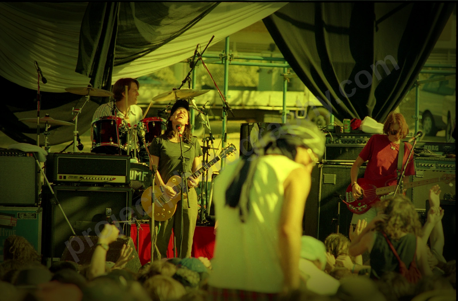 1_breeders_crowd_693_bdo_wyliepic_94_06.jpg
