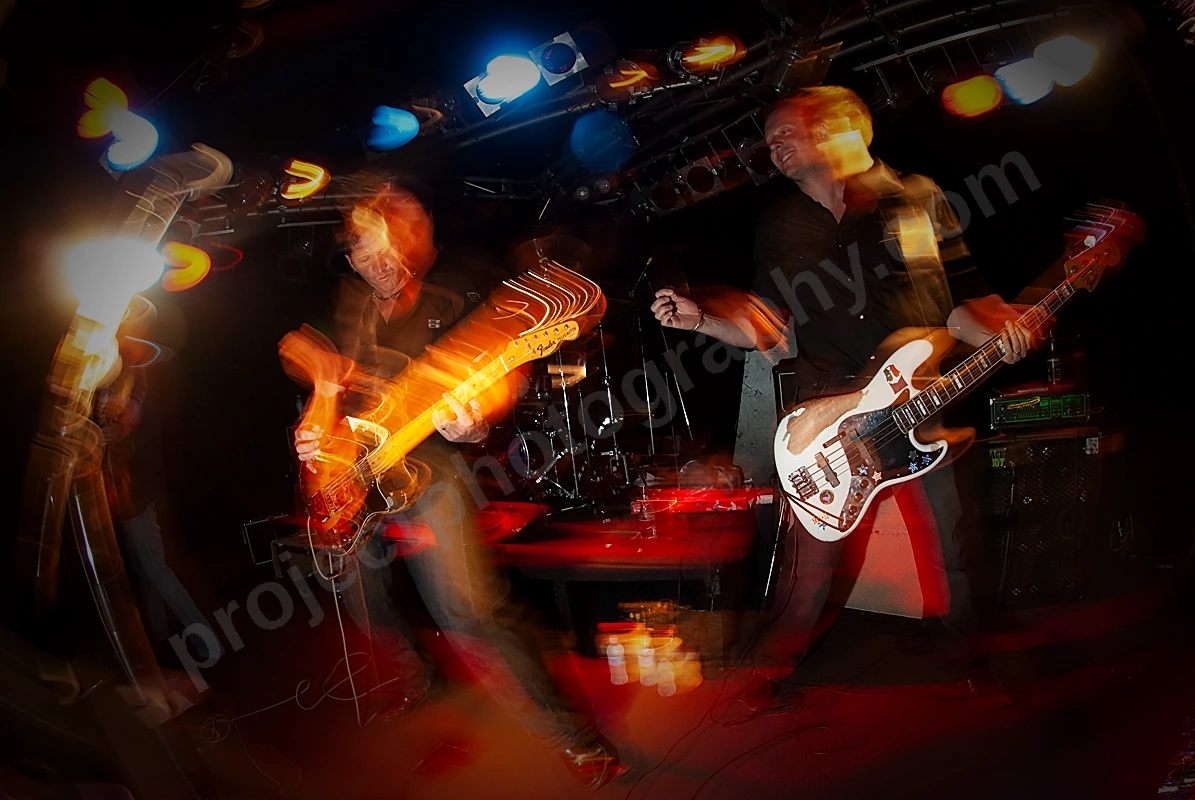 1_chevelles_amp_wyliepic_12_07_00.png