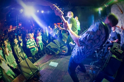 1_chevelles_crowd_moby_dick_madrid_wyliepic_3_14_049.jpg