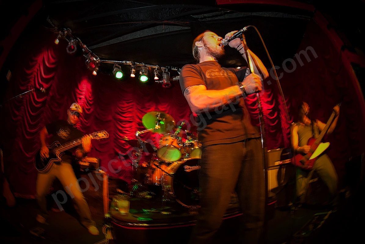 1_crossbones_rocket_room_wyliepic_25_2_08_09.png