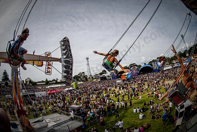 1_crowd_from_ride_bdo_wyliepic_1_2008_06.jpg