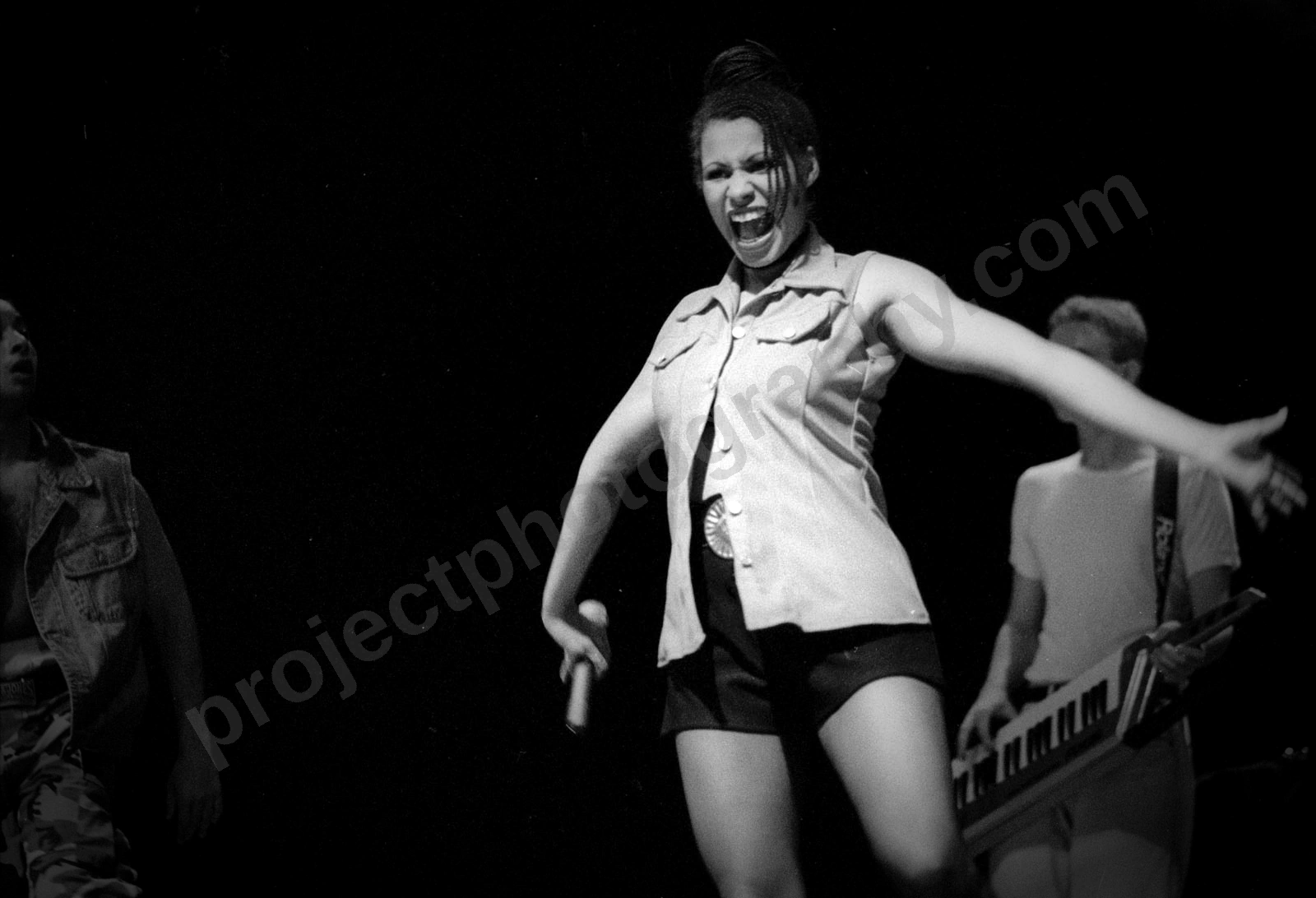 1_cut_and_move_ent_cent_827_wyliepic_4_94_02.jpg