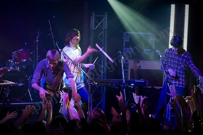 1_cut_copy_crowd_capital_wyliepic_6_08_00.png