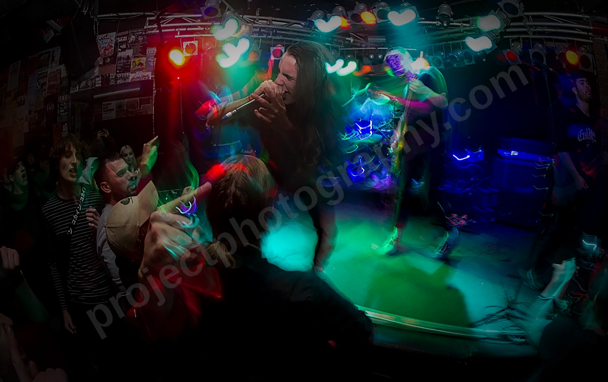 1_day_of_the_dead_crowd_devilles_pad_girls_wyliepic_7_08_00.png
