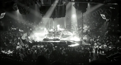 1_def_leppard_crowd_262_wyliepic_00.jpg
