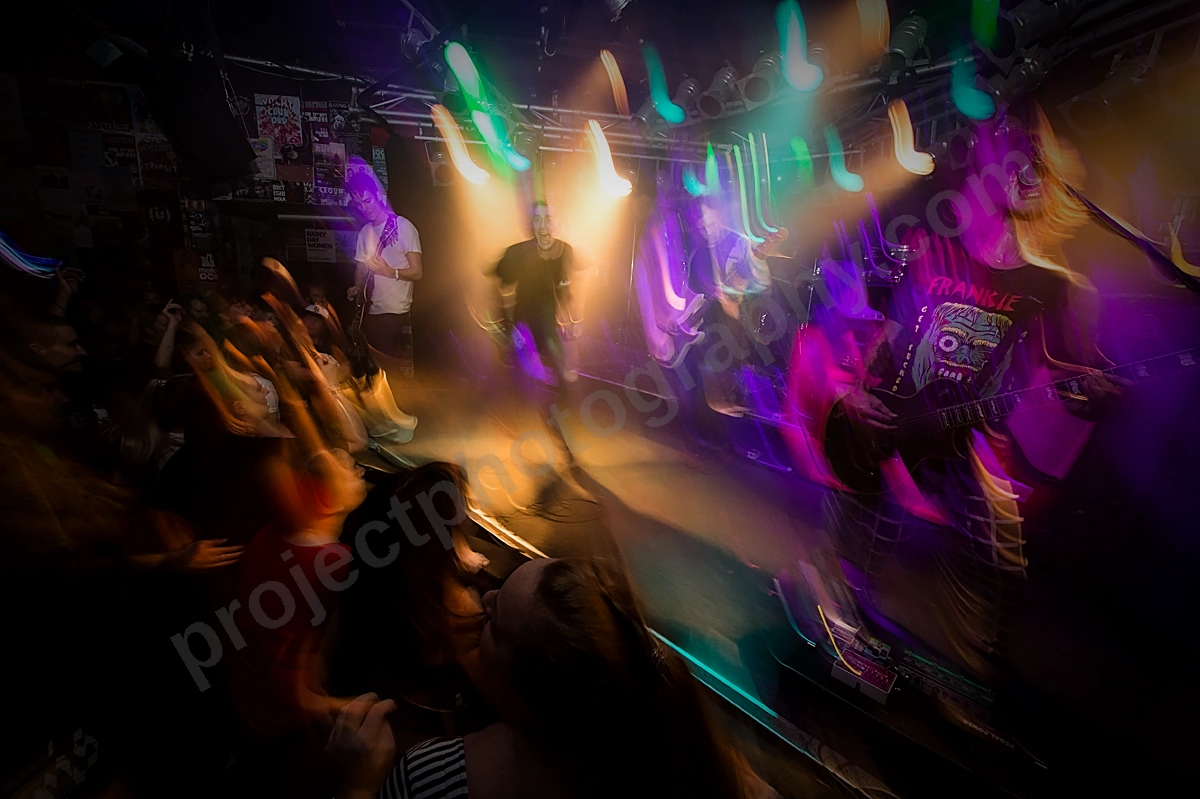 1_dream_on_dreamer_crowd_amp_wyliepic_3_19_00.png