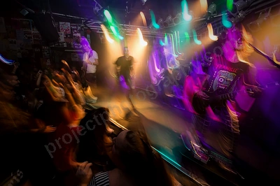 1_dream_on_dreamer_crowd_amp_wyliepic_3_19_00.png