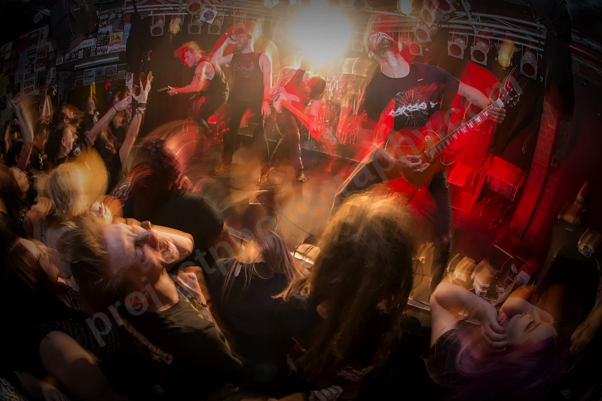 1_dyscord_crowd_amp_wyliepic_3_18_00.png