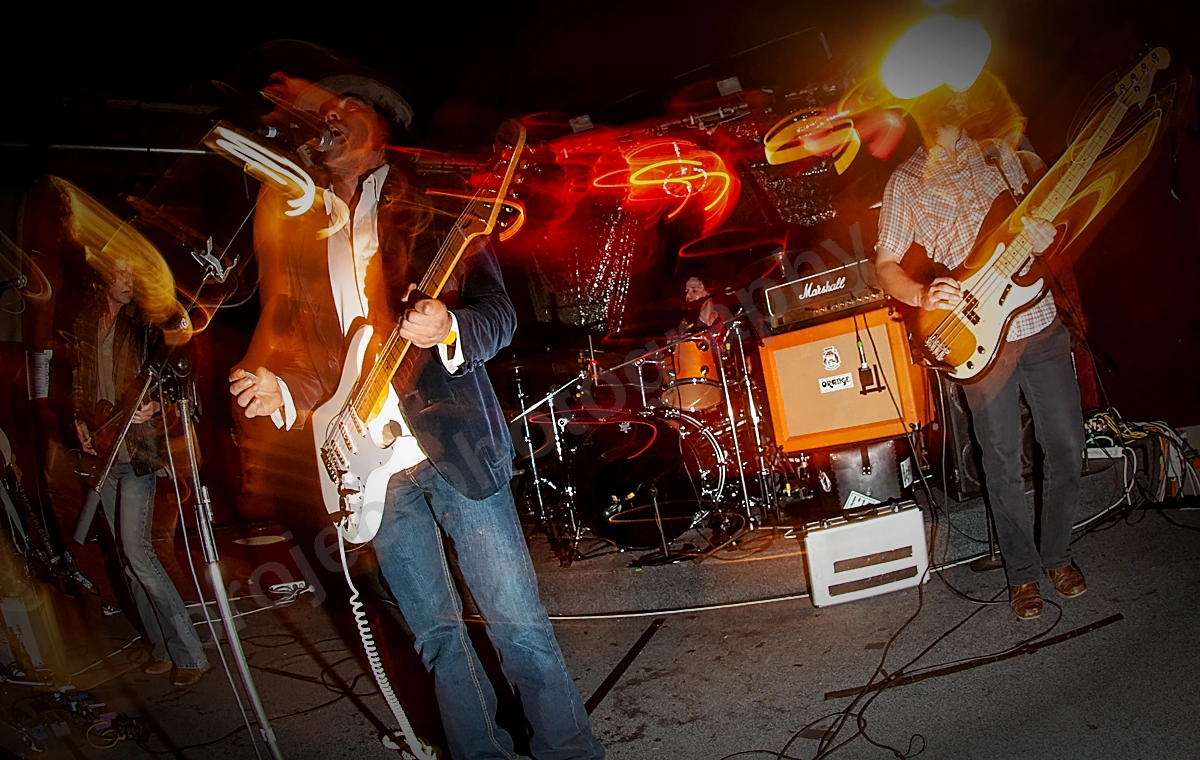 1_exploders_rosemount_wyliepic_10_07_07.png