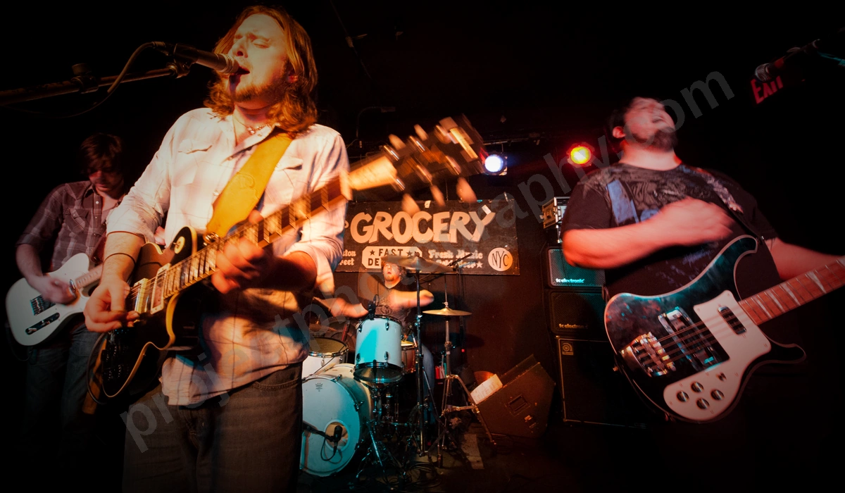 1_face_the_king_arlenes_grocery_ny_wyliepic_16_1_10_00.png
