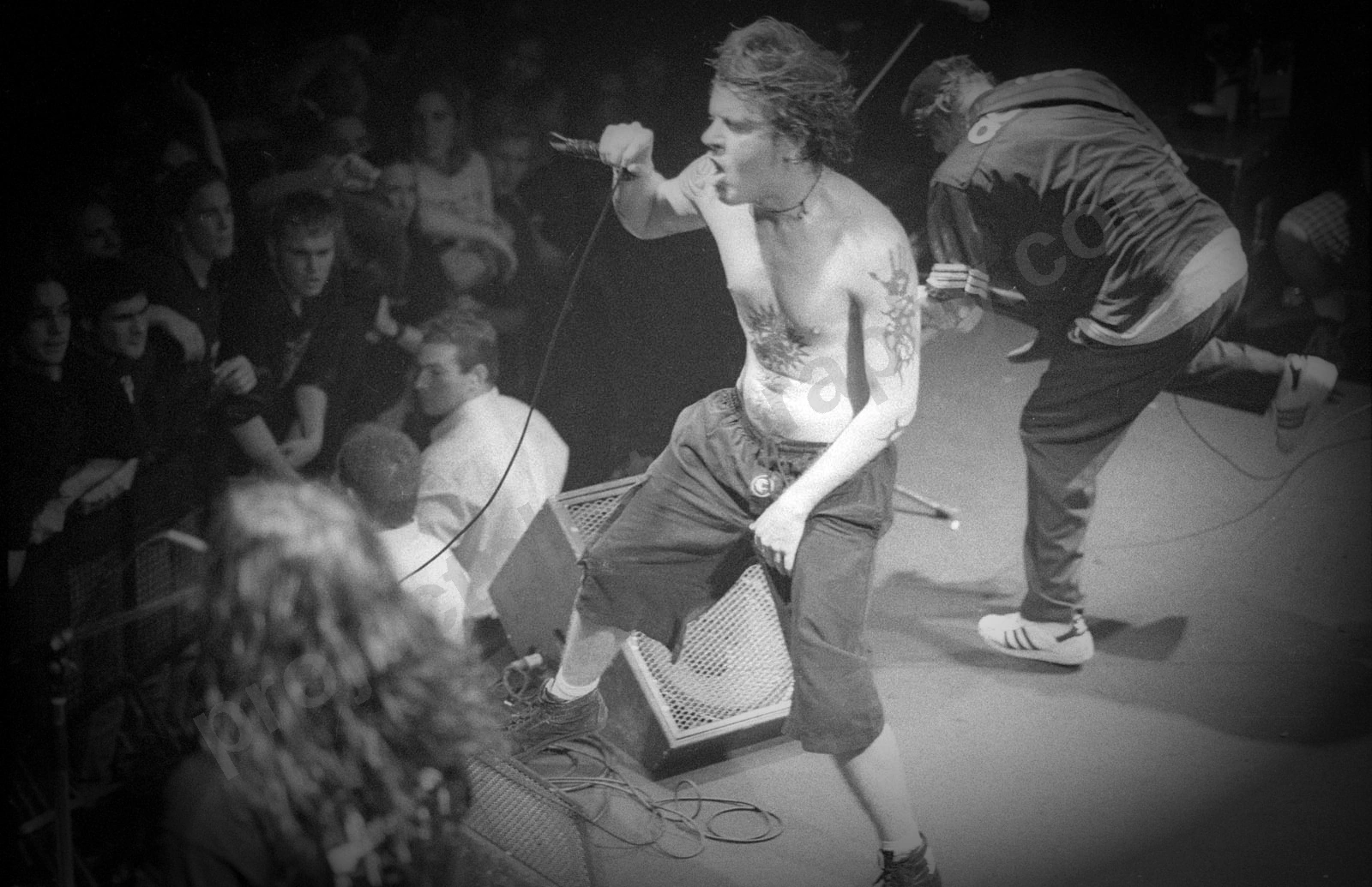 1_fear_factory_crowd_metros_freo_1773_wyliepic_11_97_00.jpg