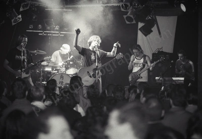 1_gus_n_frank_crowd_2272_wyliepic_7_03_.jpg