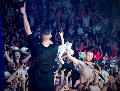 1_hilltop_hoods_crowd_tits_red_hill_wyliepic_6_12_14_00.png